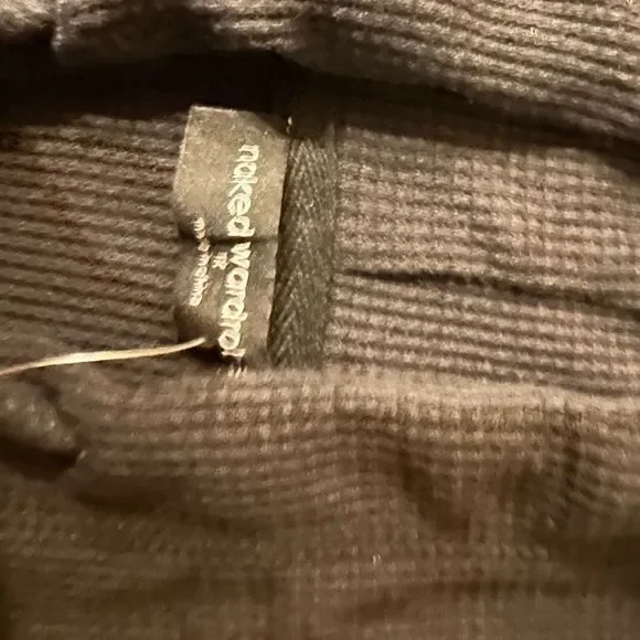 Naked wardrobe size 1X long sleeve crop black -no longer has tags! - Picture 4 of 4